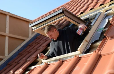 Pose de fenêtres de toit Velux à Villegongis